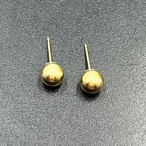Designer Signed 14k Yellow Gold 5.5mm Ball Stud Earrings .40 grams - Picture 1 of 12
